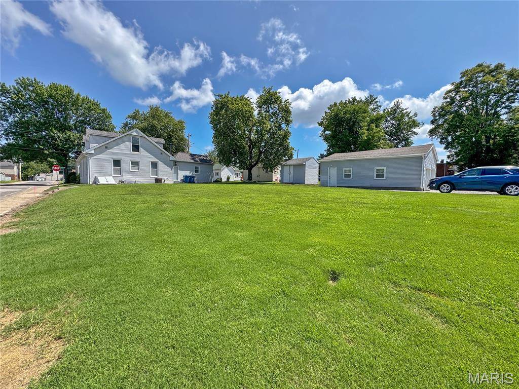 118 W Center ST, Troy, IL 62294