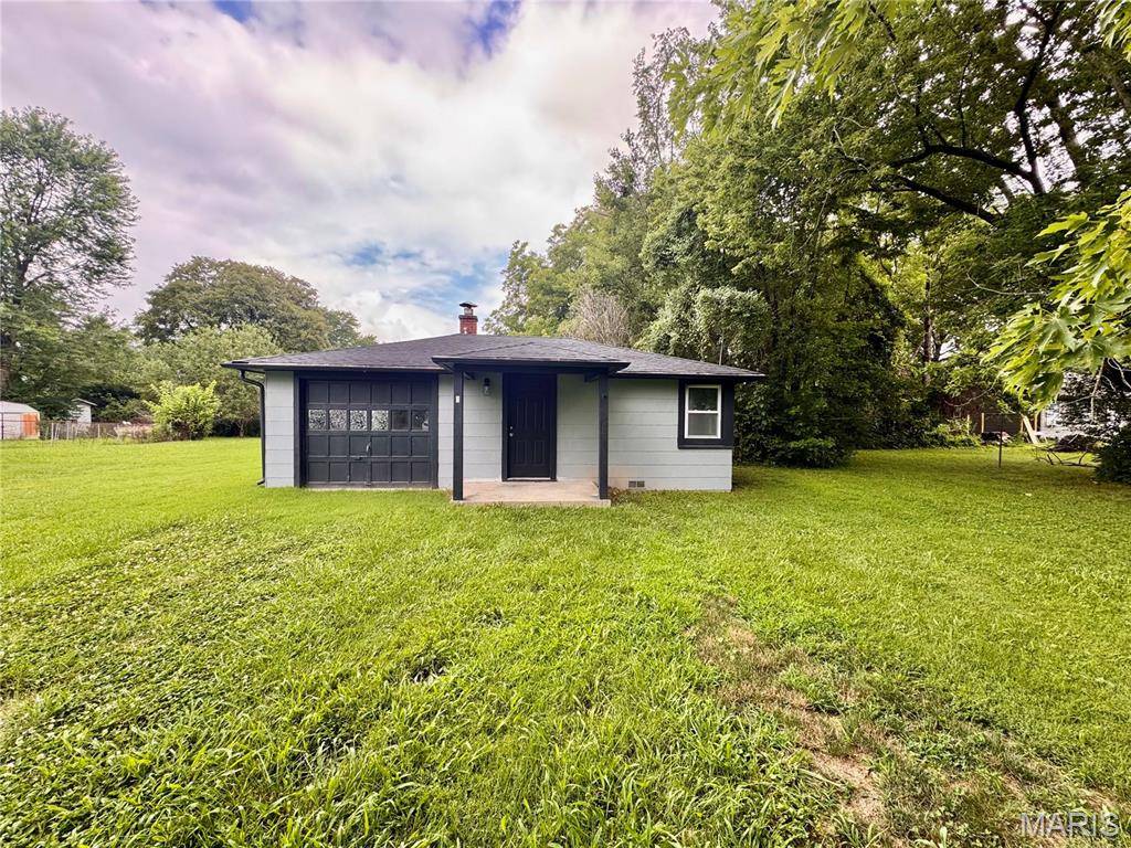 6 Irma LN, Fairview Heights, IL 62208