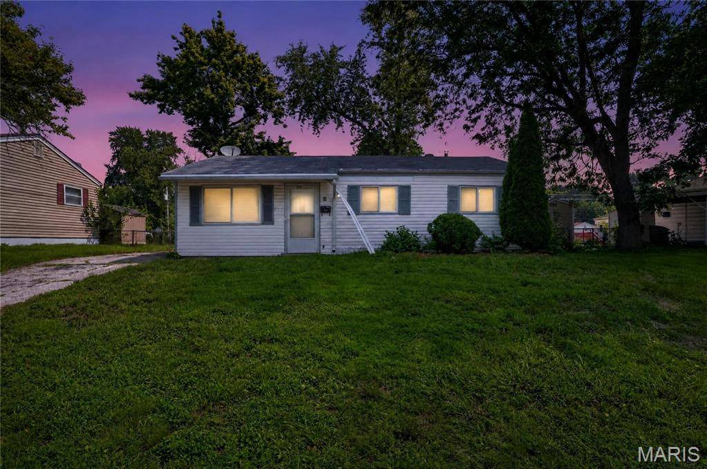835 Lexington PARK, Florissant, MO 63031