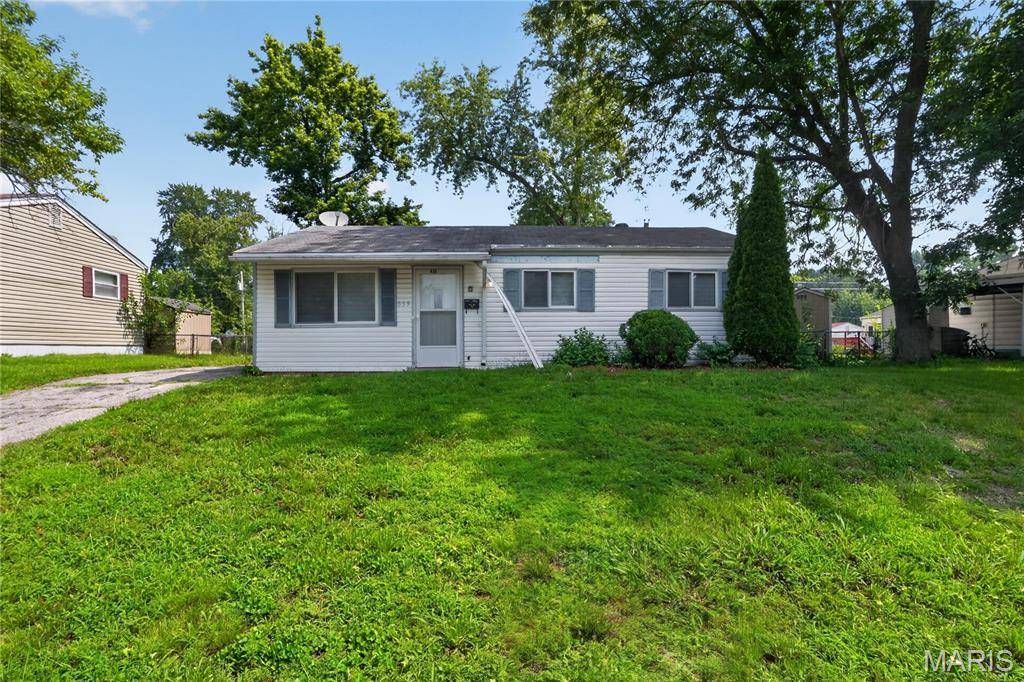835 Lexington PARK, Florissant, MO 63031