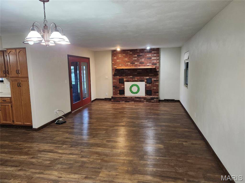 750 Klein DR, Smithton, IL 62285