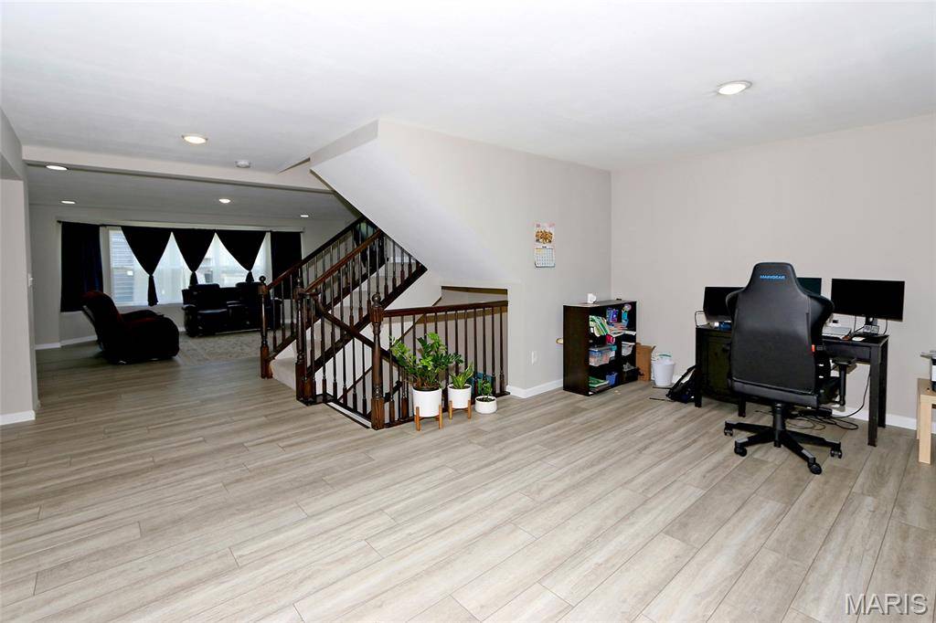 713 Palisades DR, St Charles, MO 63301