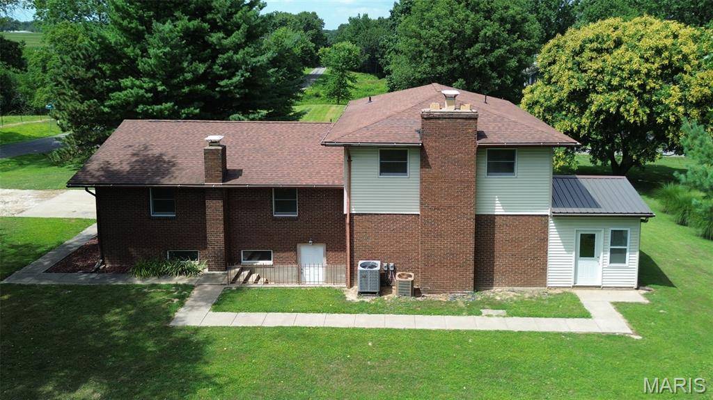 21015 Hickory ST, Grafton, IL 62037