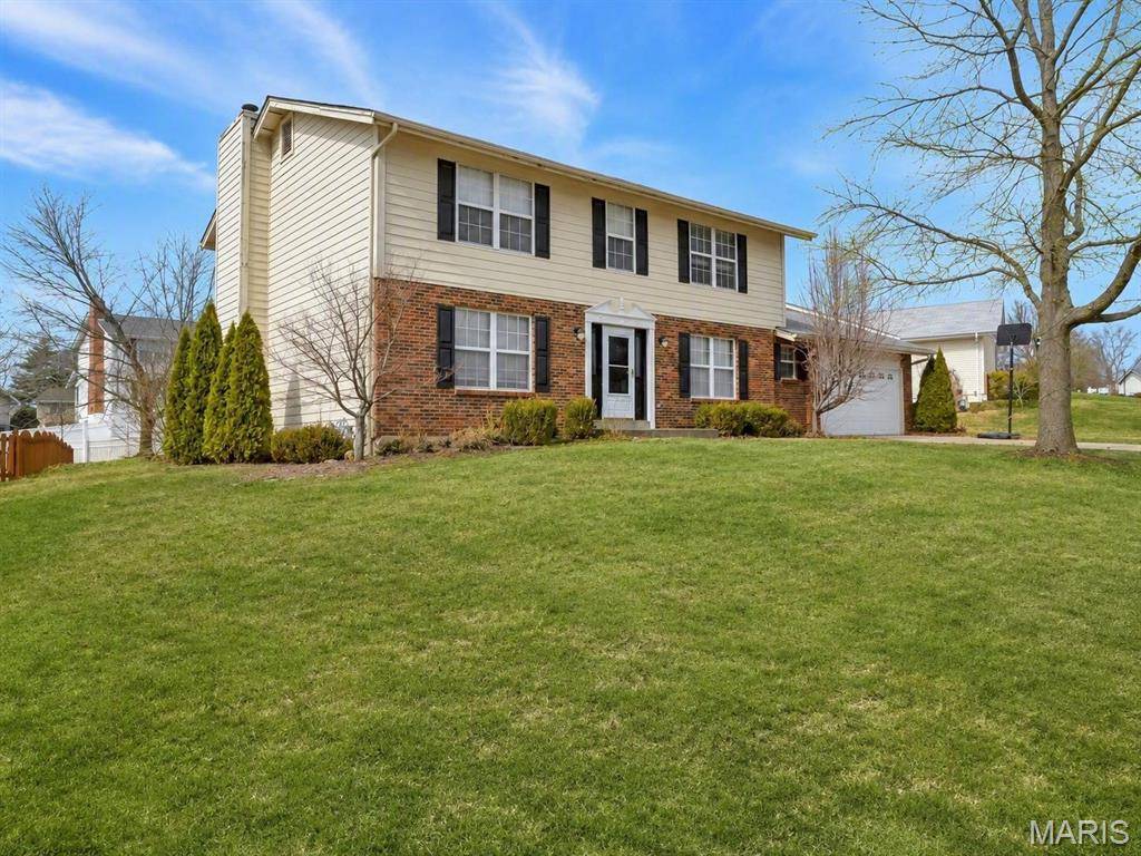 513 River Bend Estates DR, St Charles, MO 63303