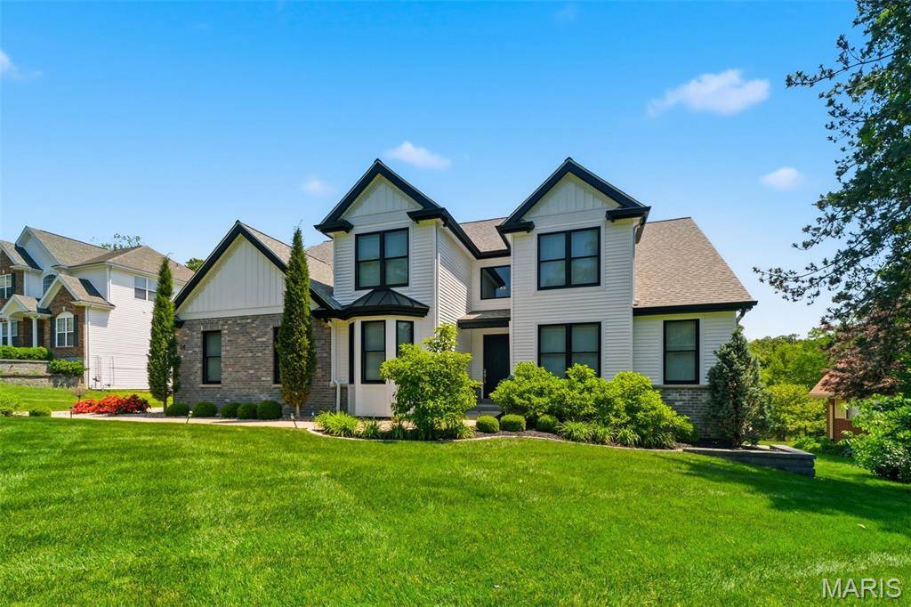 26 Forsythia LN, Olivette, MO 63132