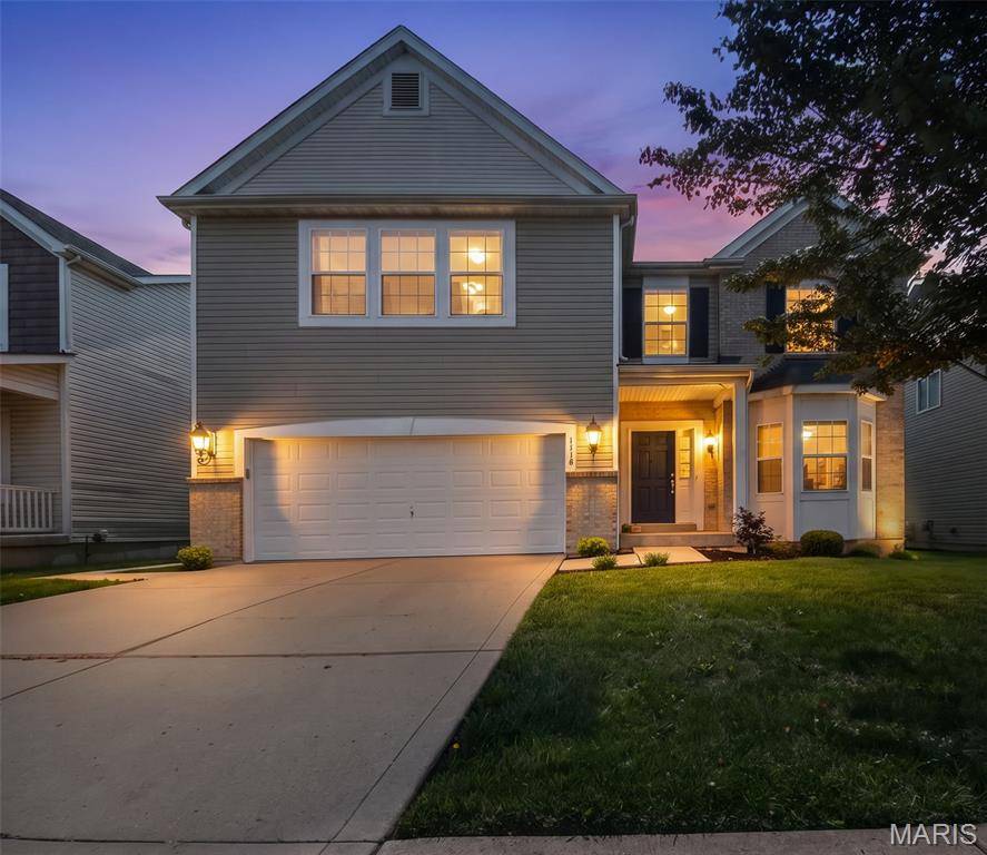 1718 Briarmanor DR, Lake St Louis, MO 63367