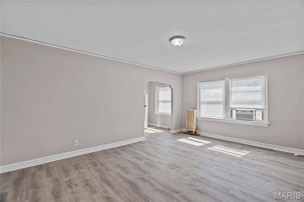 807 Clara AVE, St Louis, MO 63112
