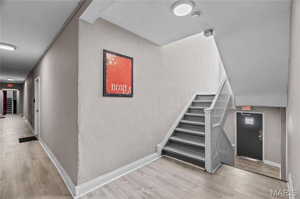 807 Clara AVE, St Louis, MO 63112