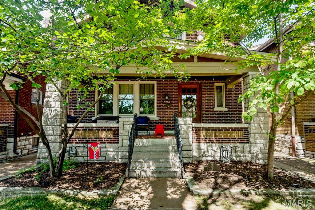 3951 Bowen ST, St Louis, MO 63116