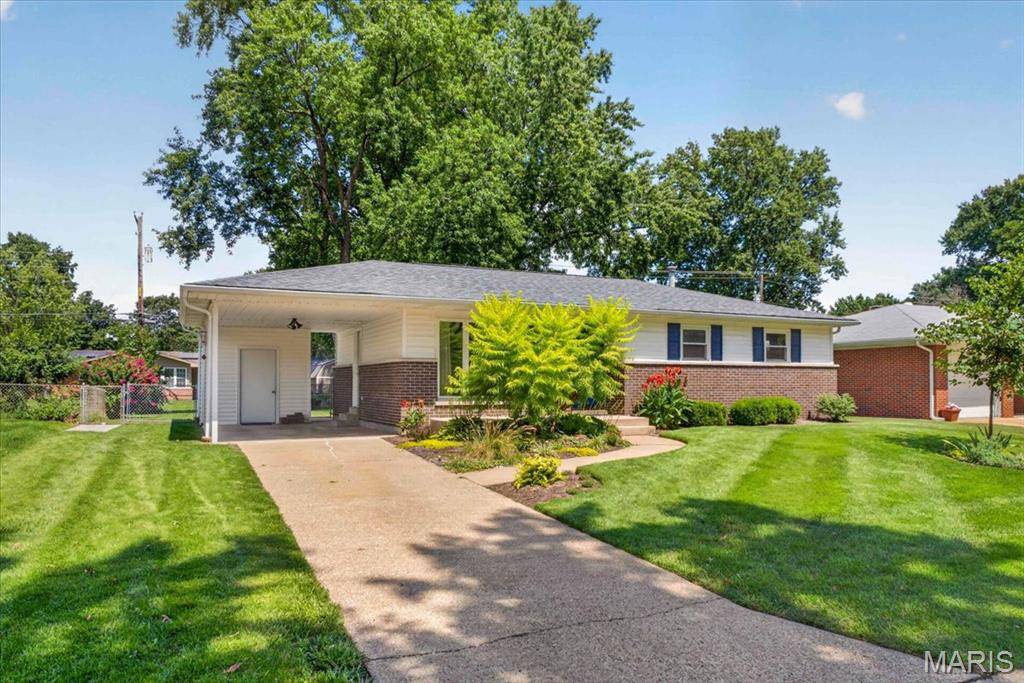 43 Dale Allen DR, Belleville, IL 62226