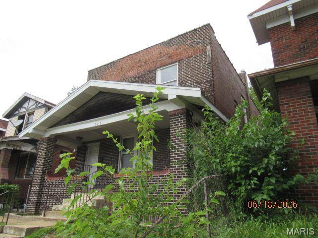 5569 Palm ST, St Louis, MO 63120