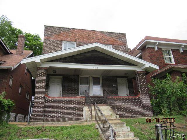 5569 Palm ST, St Louis, MO 63120