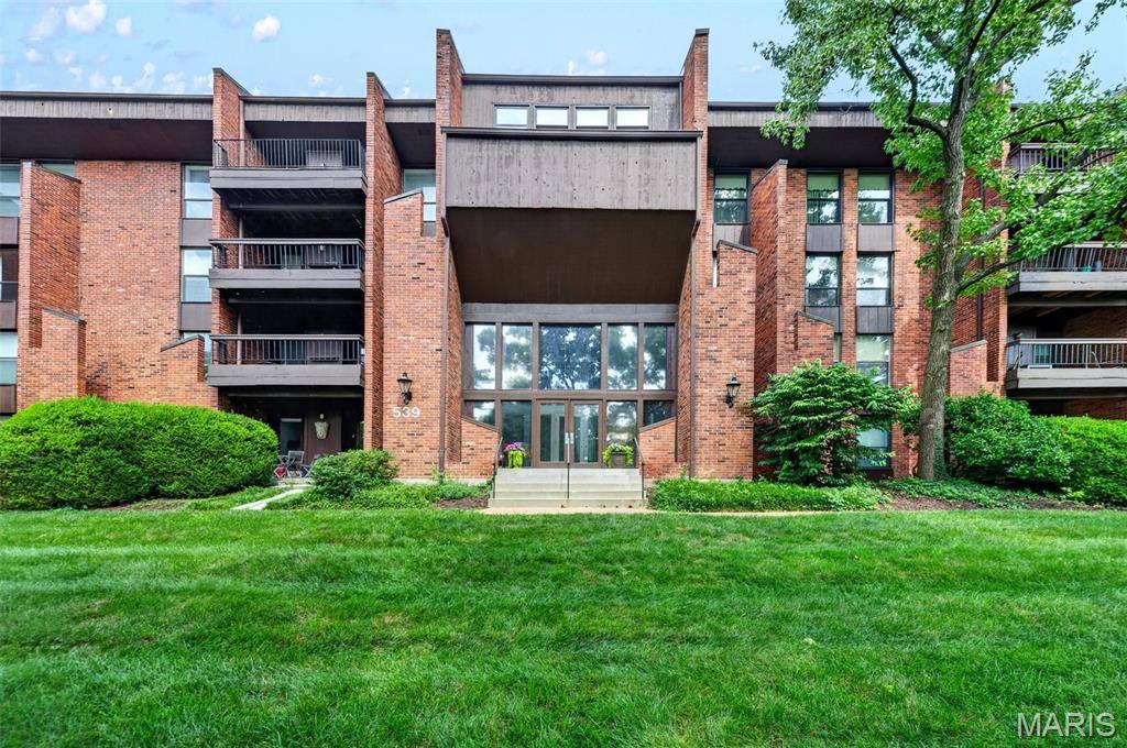 539 Coeur De Royale DR #307, Creve Coeur, MO 63141