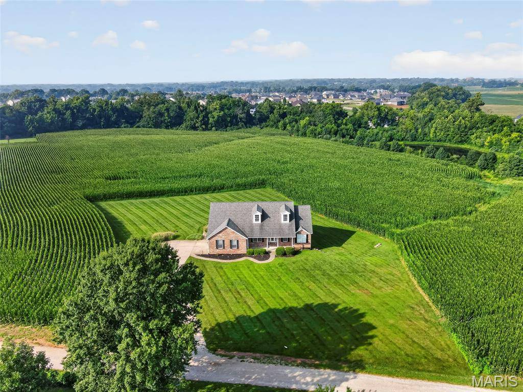 1136 Hoffmann Estates DR, Columbia, IL 62236