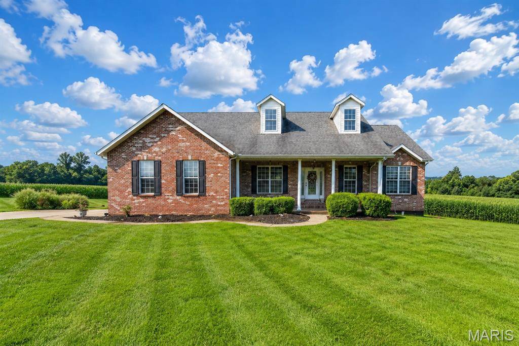 1136 Hoffmann Estates DR, Columbia, IL 62236