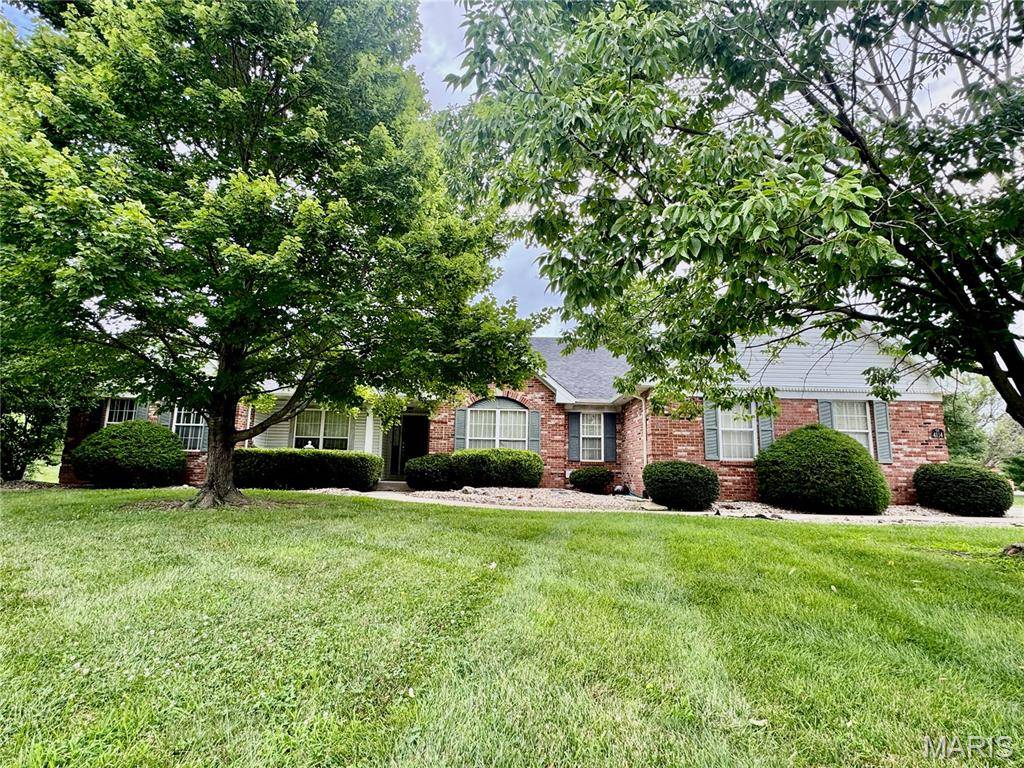 4114 Banbury PL, Swansea, IL 62226
