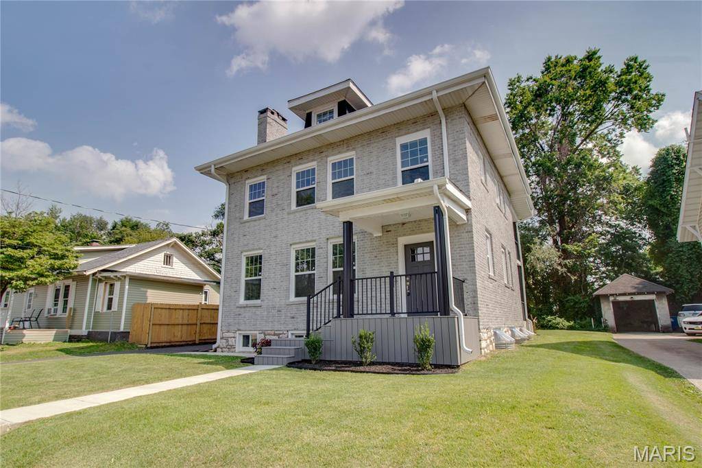 2619 Hillcrest AVE, Alton, IL 62002