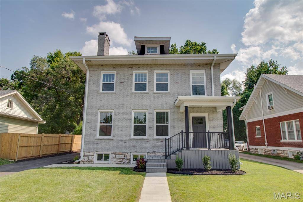 2619 Hillcrest AVE, Alton, IL 62002