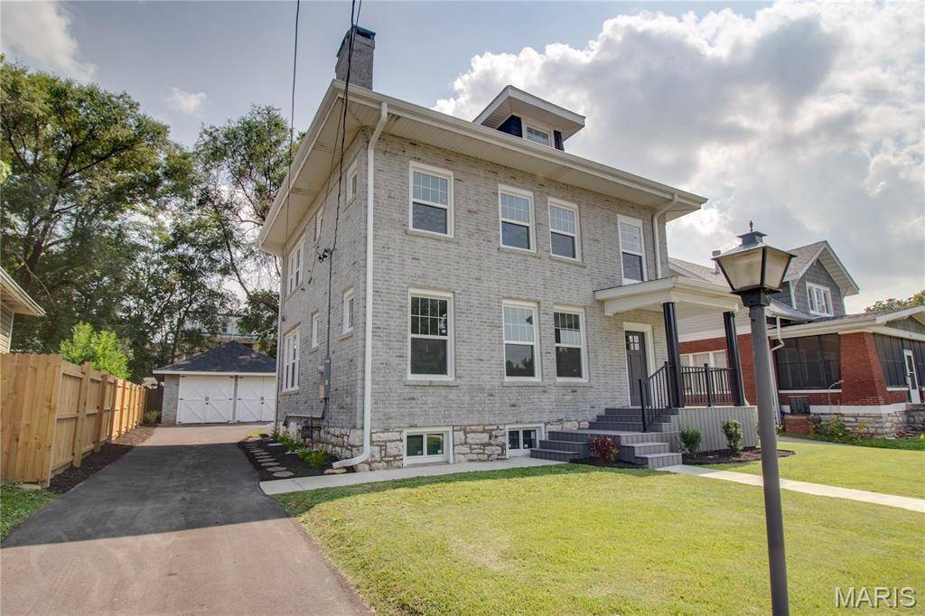 2619 Hillcrest AVE, Alton, IL 62002