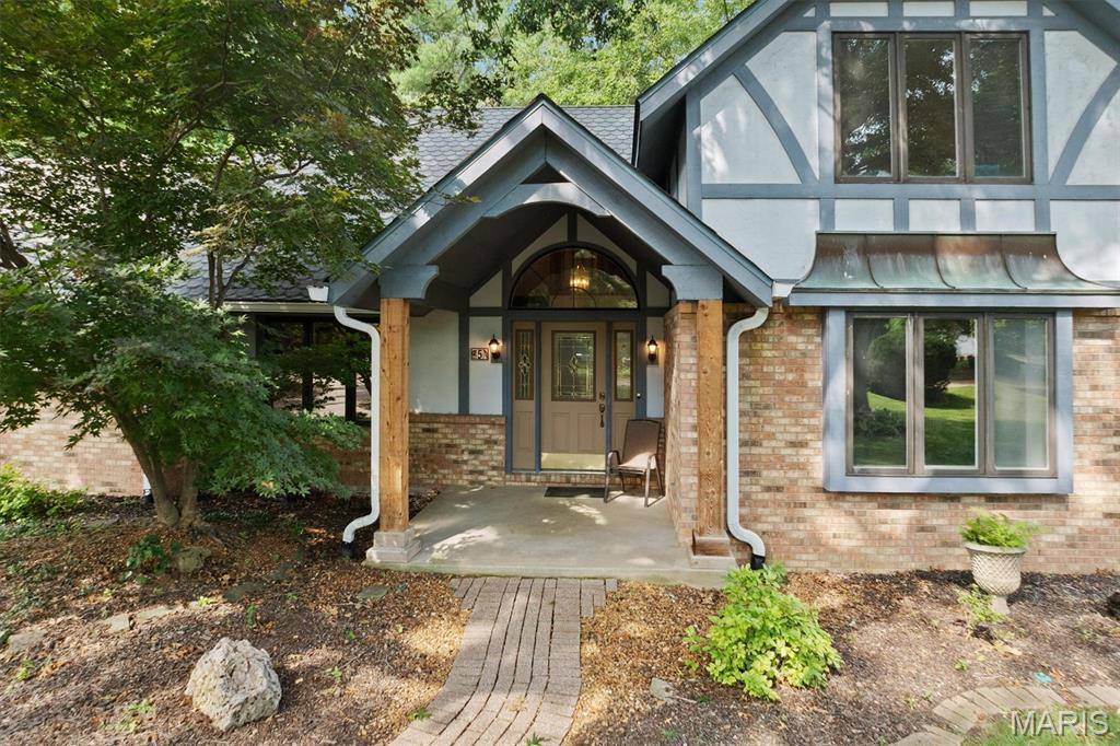 5 Pinebrook CT, Edwardsville, IL 62025