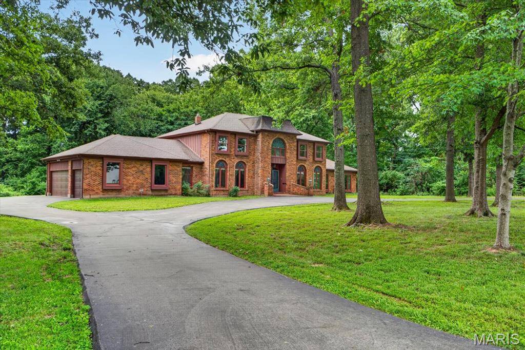 1940 Windmoor PL, Town And Country, MO 63131