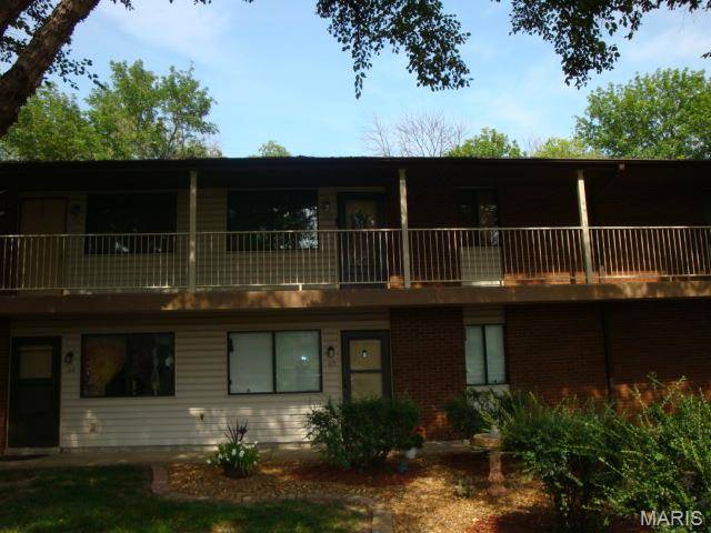 220 Suppiger LN #213, Highland, IL 62249