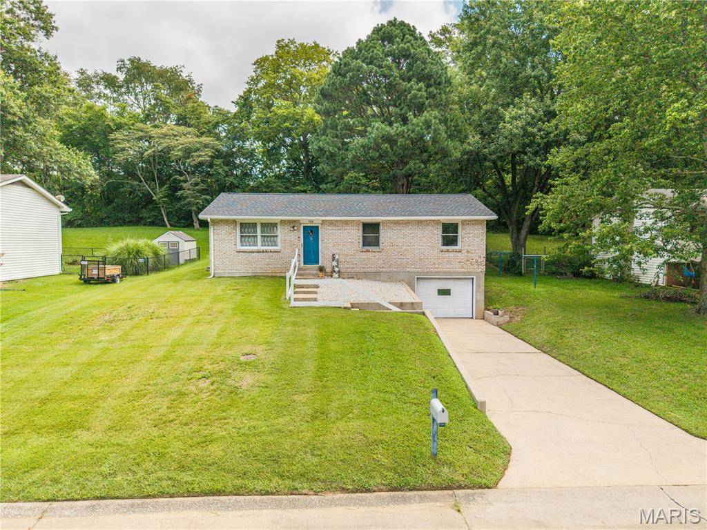 908 Odus DR, Jackson, MO 63755