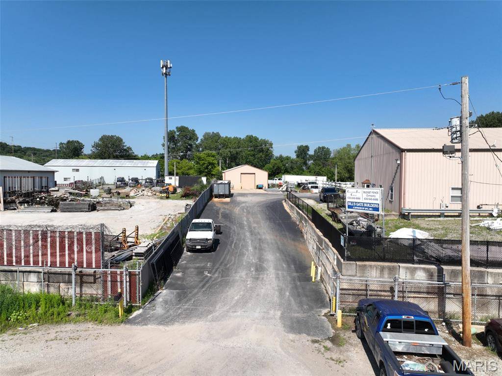 7 Governor DR, St Charles, MO 63301