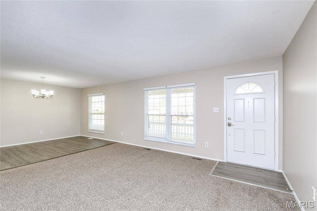 31 Four Winds DR, St Peters, MO 63376
