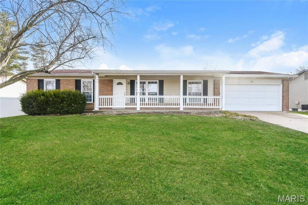 31 Four Winds DR, St Peters, MO 63376