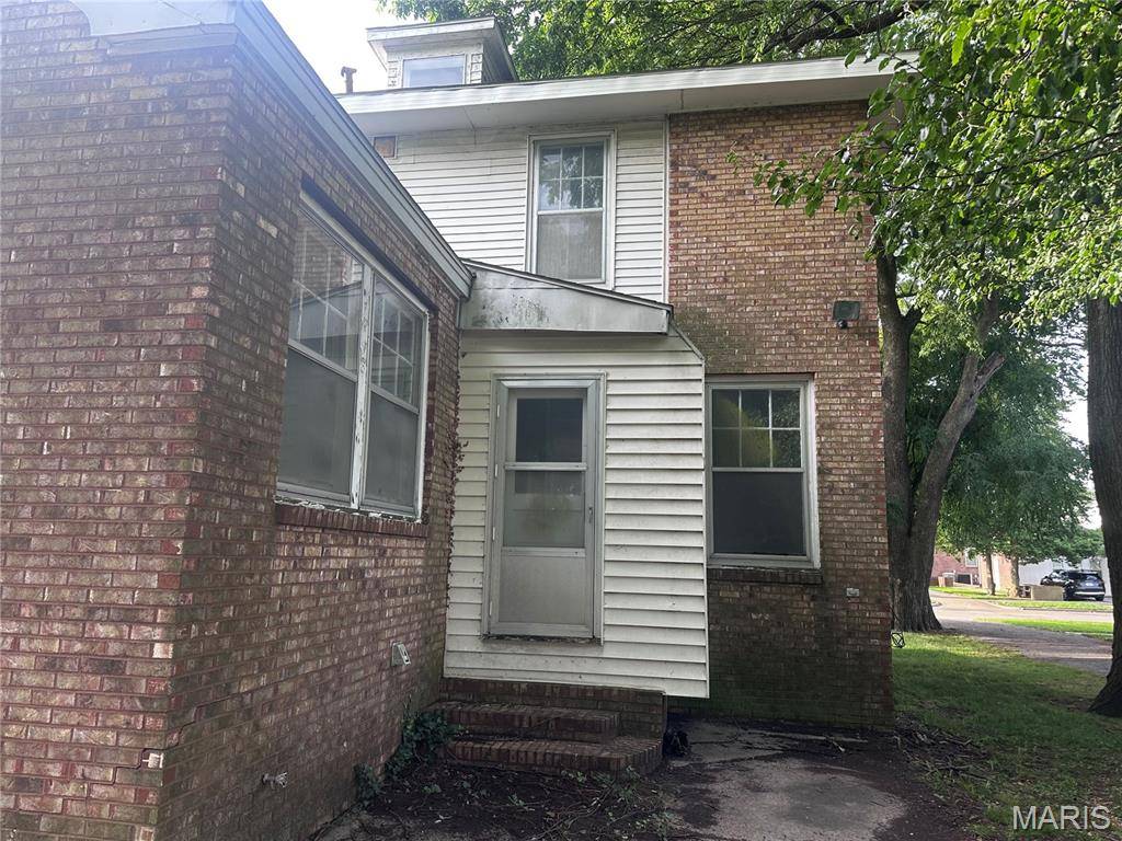 114 W North ST, Sikeston, MO 63801