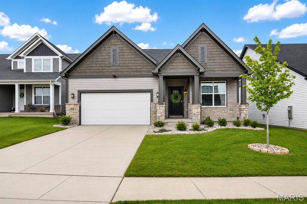 204 Randlin DR, Lake St Louis, MO 63367