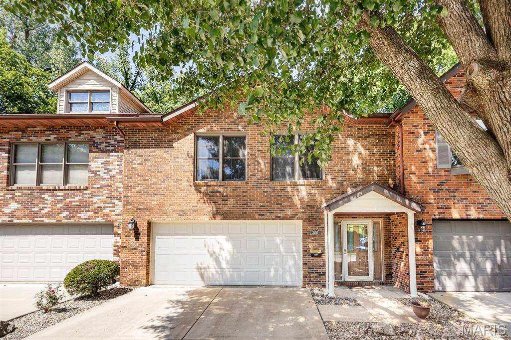 306 Northoak DR, Collinsville, IL 62234