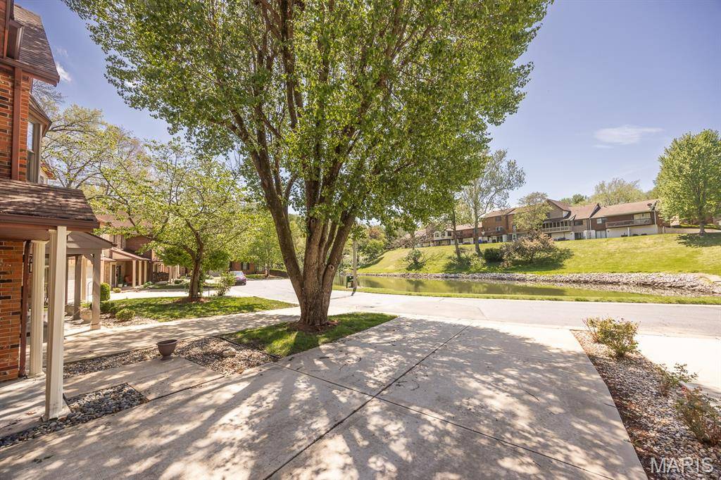306 Northoak DR, Collinsville, IL 62234