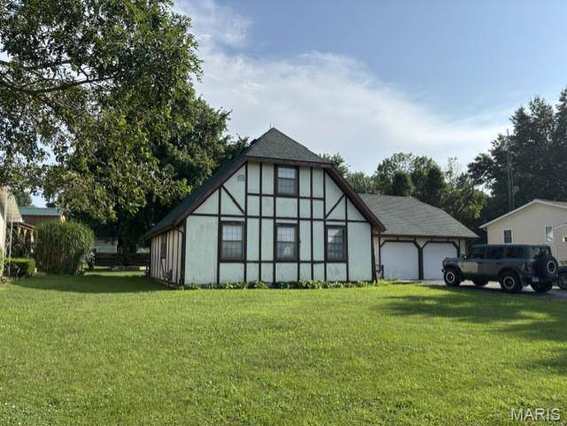 818 WEBSTER ST, Nokomis, IL 62075