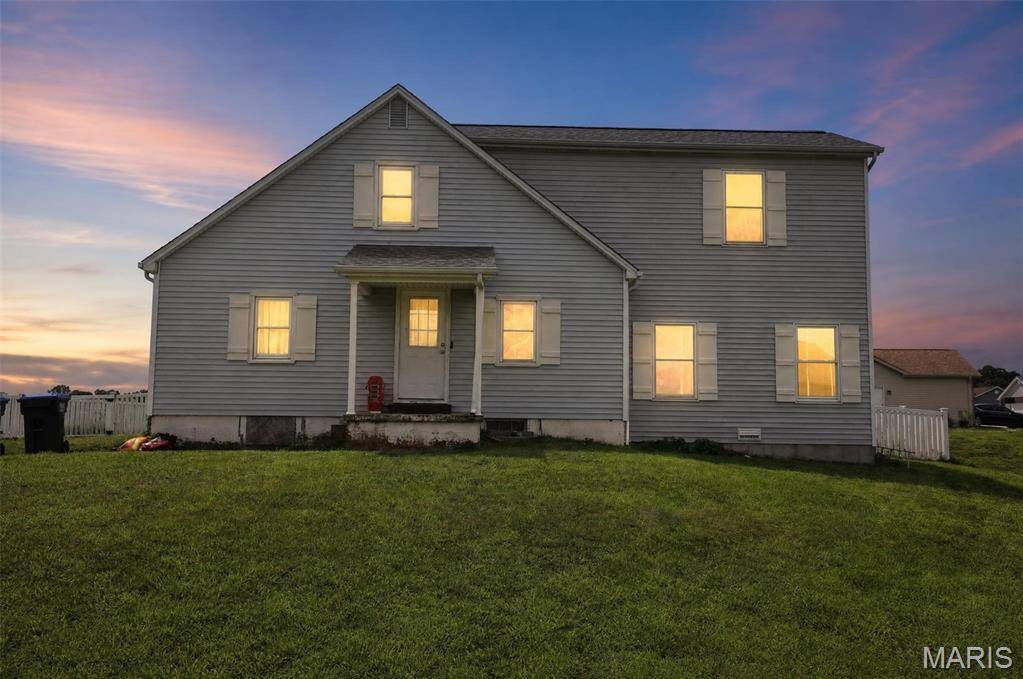 904 Sheridan LN, Waterloo, IL 62298