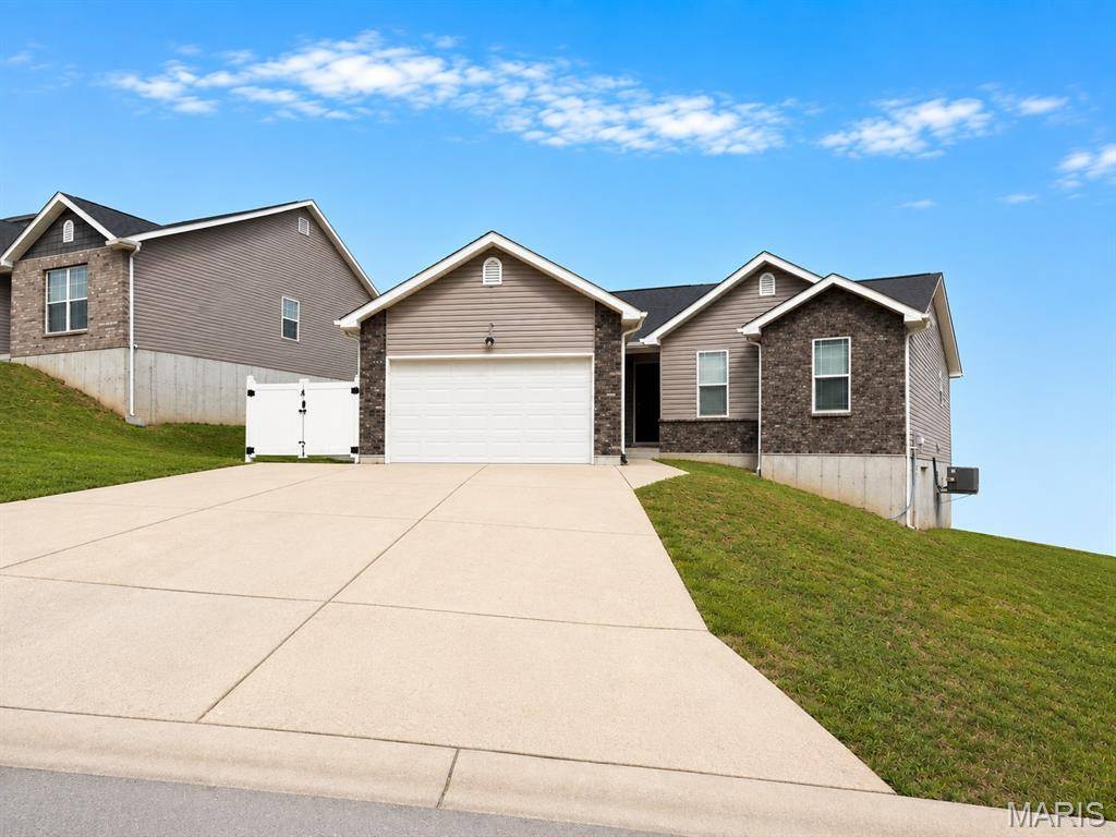 1387 Durham DR, Herculaneum, MO 63048