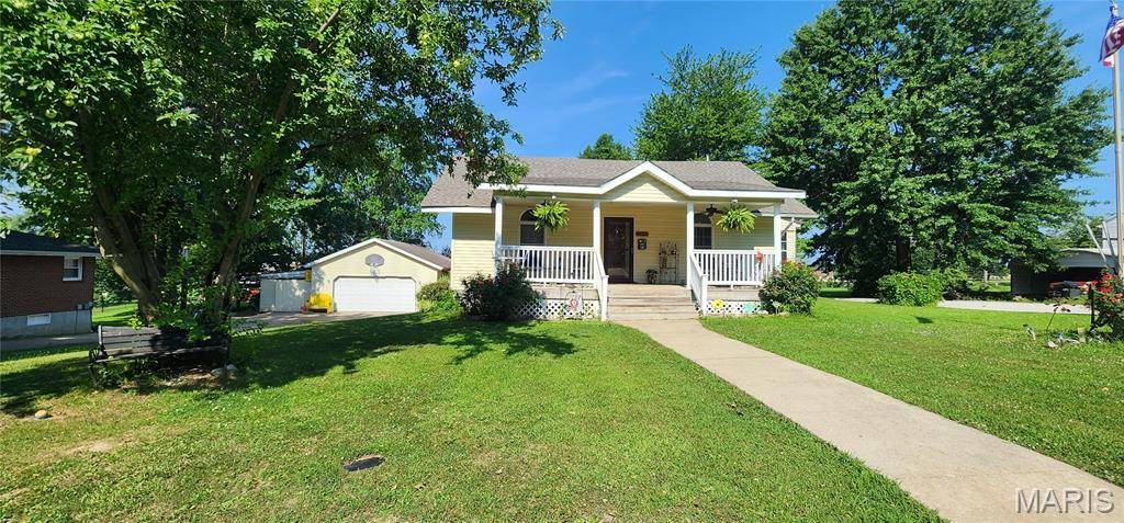 4999 College AVE, Hannibal, MO 63401