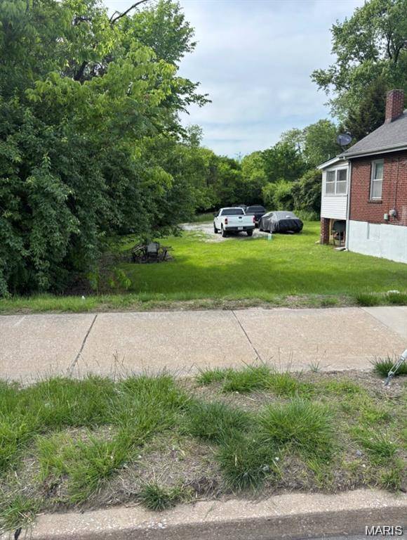 2137 Kienlen AVE, Hillsdale, MO 63121