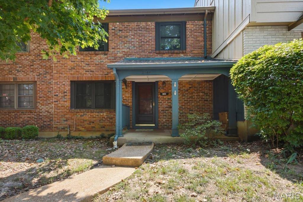 2344 Hidden Meadow LN, Ballwin, MO 63021