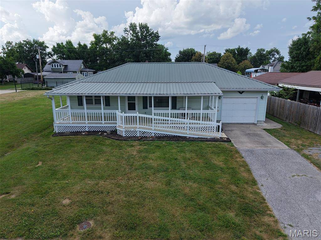 657 W Main, Kahoka, MO 63445