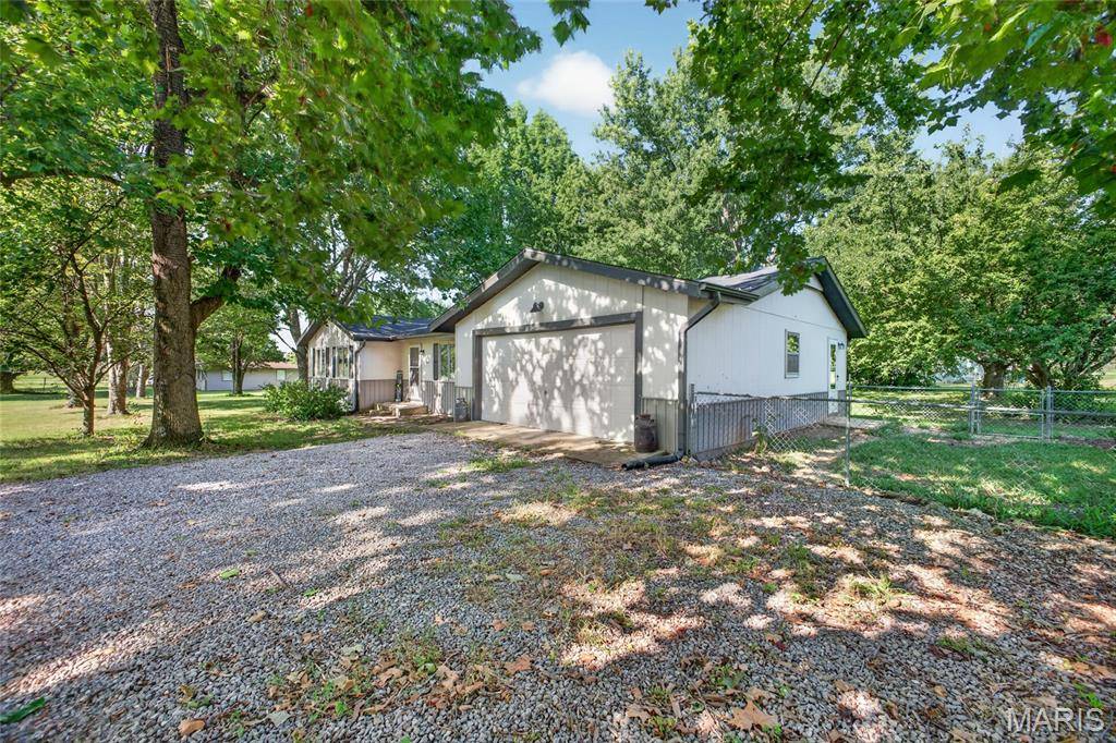 16998 Kneedler ST, Lebanon, MO 65536