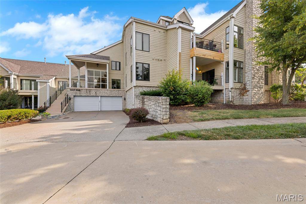 1610 Lake Knoll DR #1N, Lake St Louis, MO 63367