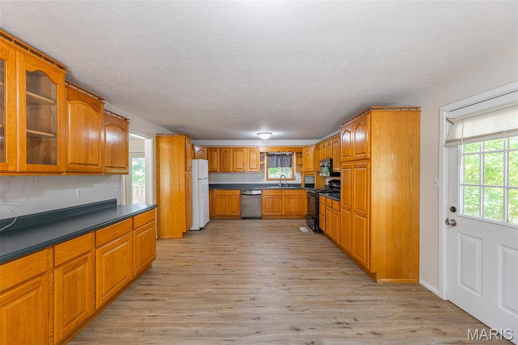1004 Burford CT, Doniphan, MO 63935