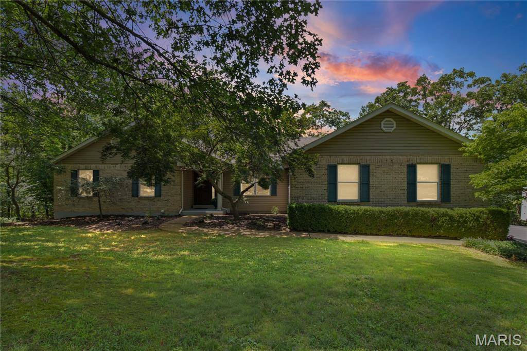 279 Fawn Ridge LN, Hillsboro, MO 63050