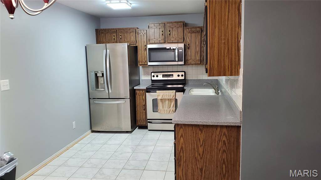 1332 Holgate DR #G3, Ballwin, MO 63021