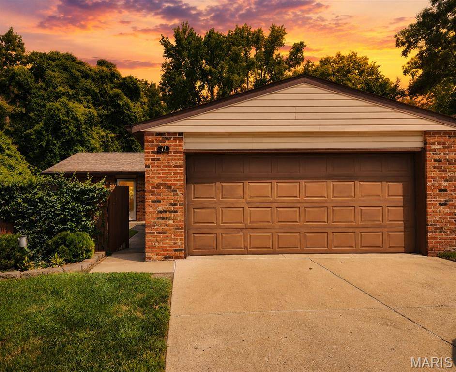 11 Parkridge, Belleville, IL 62226