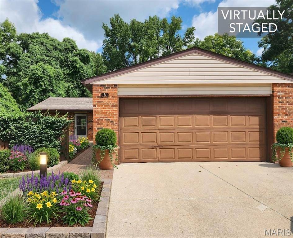 11 Parkridge, Belleville, IL 62226