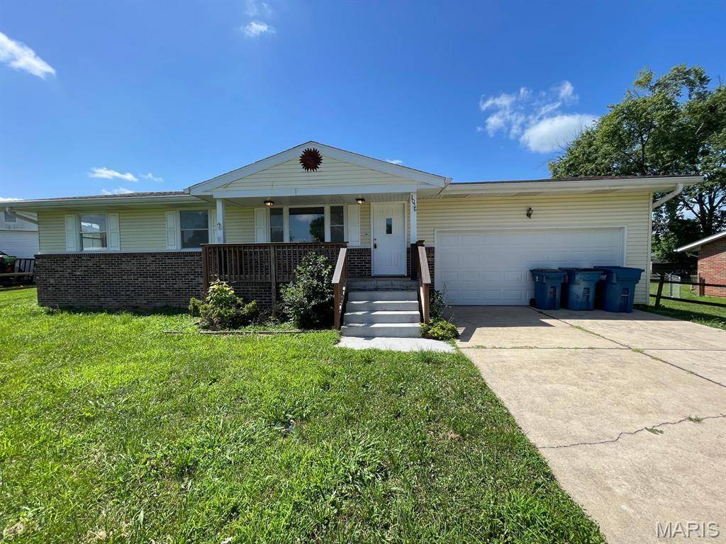 1036 Washington DR, South Roxana, IL 62087