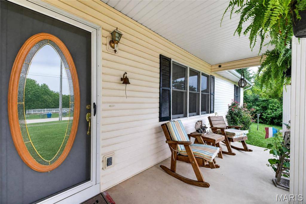 101 S Locust ST, Dixon, MO 65459